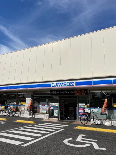 コンビニ　ローソン 北区上十条五丁目店（コンビニ）まで327m