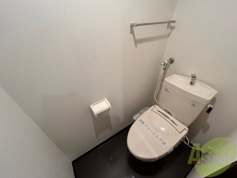 トイレ　ウォシュレット機能がついたトイレ。安心して使用できますね。