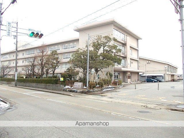 小学校　鞍月小学校（小学校）まで850m