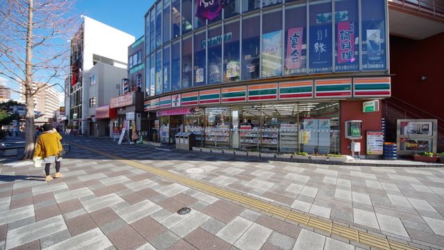 コンビニ　セブンイレブン朝霞駅南口店（コンビニ）まで450m