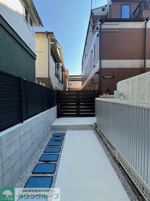 エントランス　駐車場