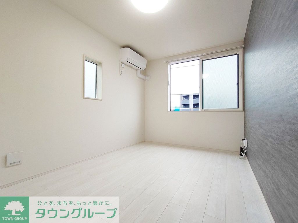 テラス新柴又IIの居間写真