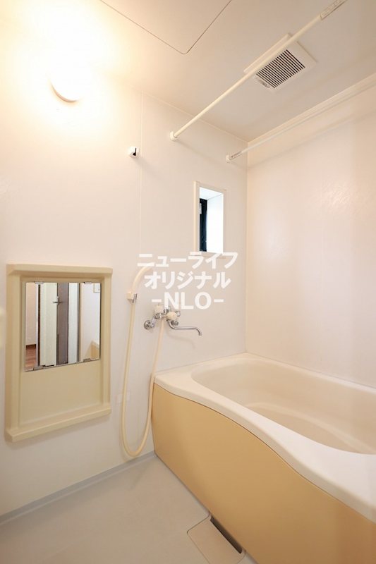 バス・シャワールーム　いつでも温かいバスタイムを楽しめる追い焚き給湯♪