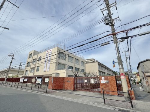 中学校　大阪市立瓜破中学校（中学校）まで946m