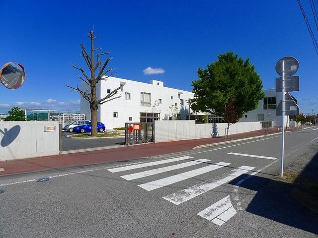 小学校　太田市立新田木崎小学校（小学校）まで400m