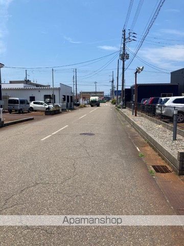 その他　前面道路（その他）まで0m