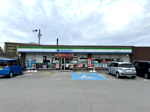 コンビニ　ファミリーマート橋本古佐田店（コンビニ）まで392m