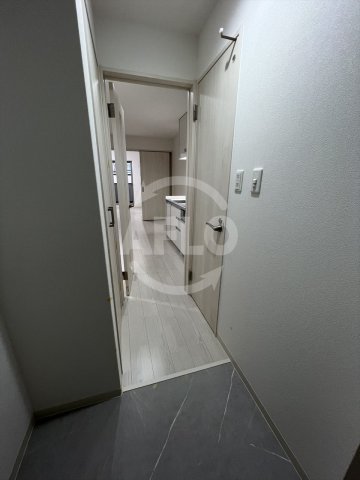 玄関　ラモーナ桃谷　玄関