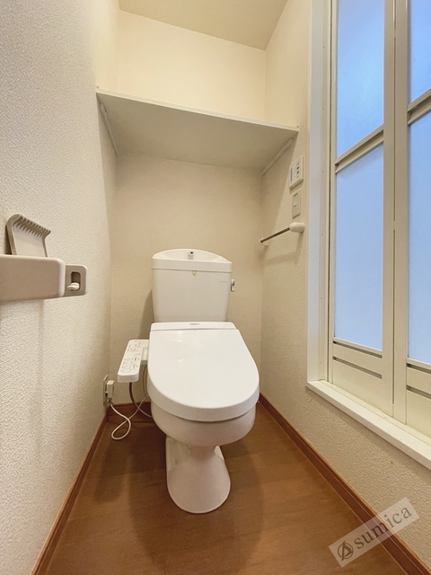 トイレ　この空間なんだか落ち着きます。清潔感のあるトイレです。