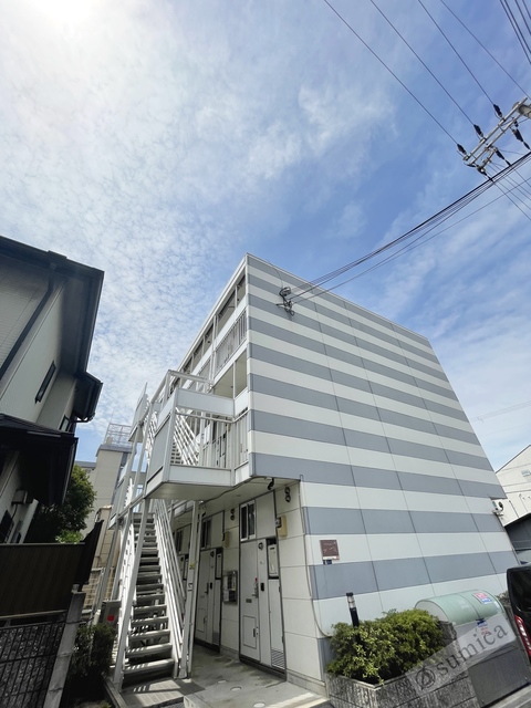 建物外観　スマートに佇むお家。毎日が楽しくなります。