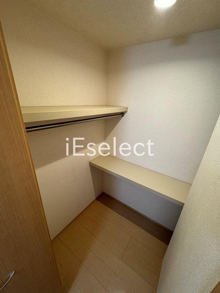収納　クローゼット付きの洋室です。