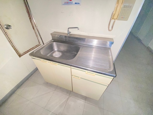 キッチン　※共用部に設置。