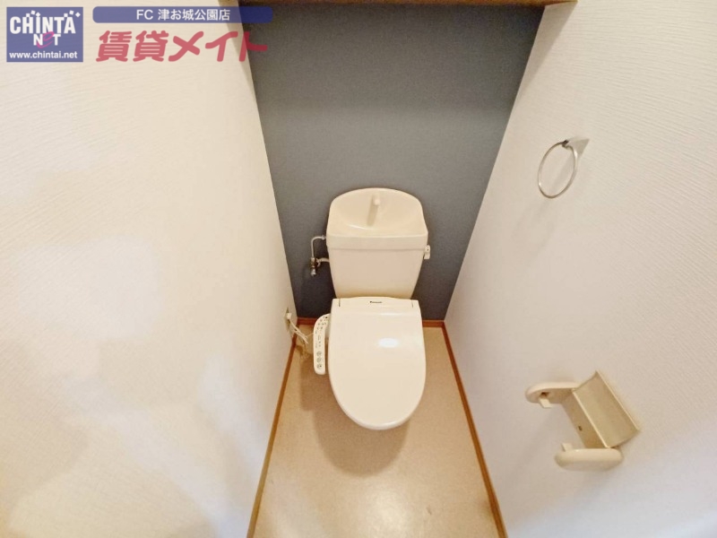 トイレ　同じ物件、別部屋の写真です
