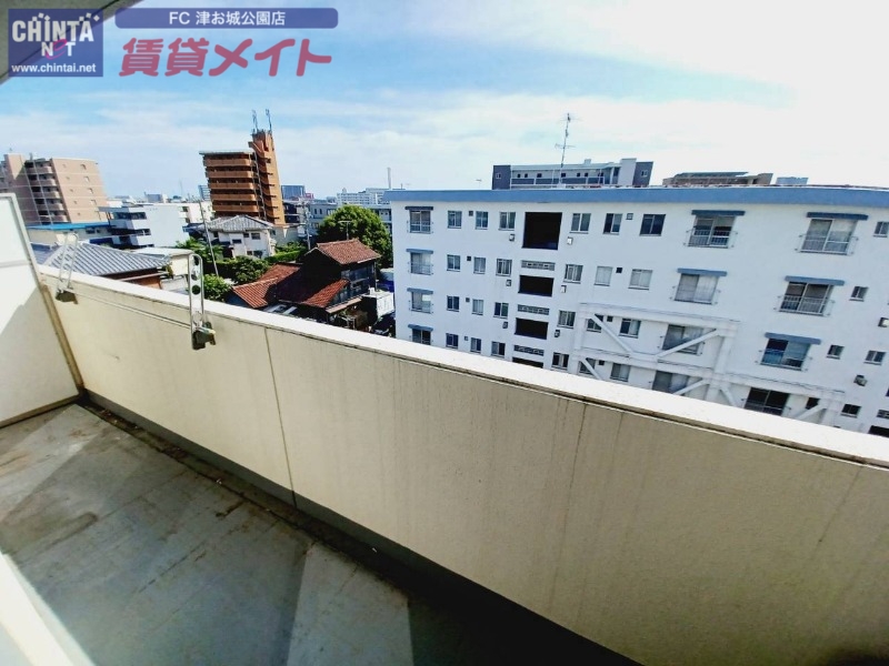 バルコニー　同じ物件、別部屋の写真です