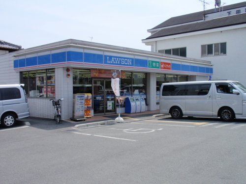 コンビニ　ローソン香芝下田西四丁目店（コンビニ）まで725m