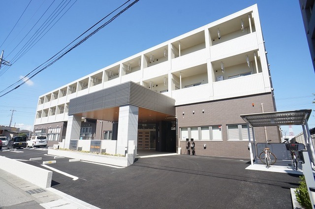 建物外観　エルダーガーデン簗瀬