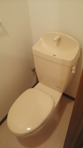 トイレ　ゆったりとした空間のトイレです
