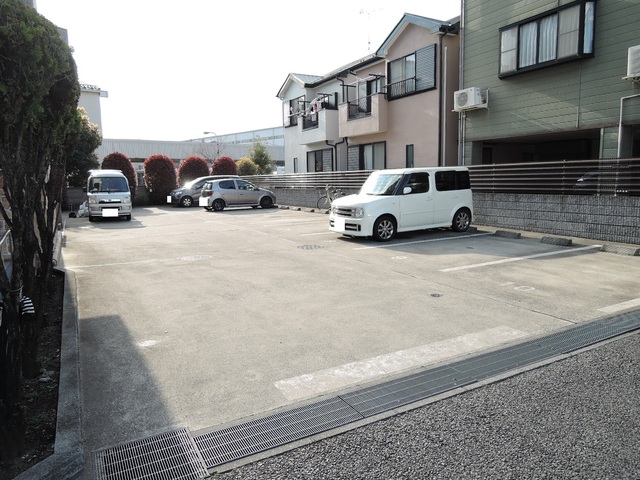 駐車場　敷地内駐車場（北側）別途契約・空き要確認