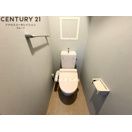 トイレ　温水洗浄便座付きのトイレです♪
