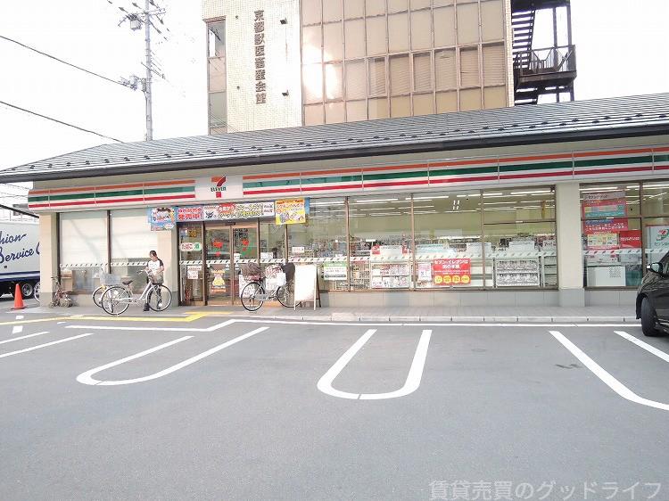コンビニ　セブンイレブン京都西大路花屋町店（コンビニ）まで600m