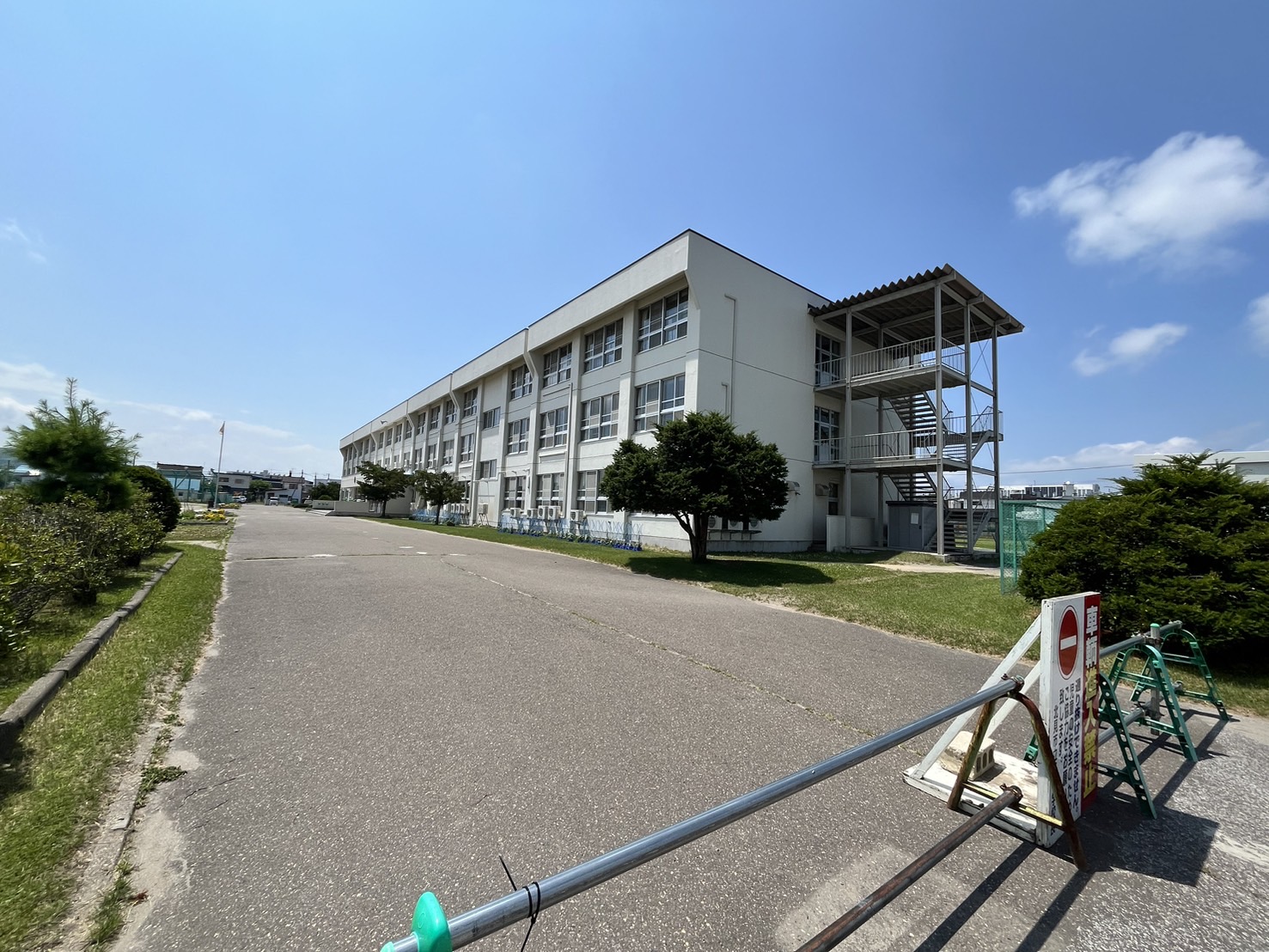 小学校　北見市立東小学校（小学校）まで814m
