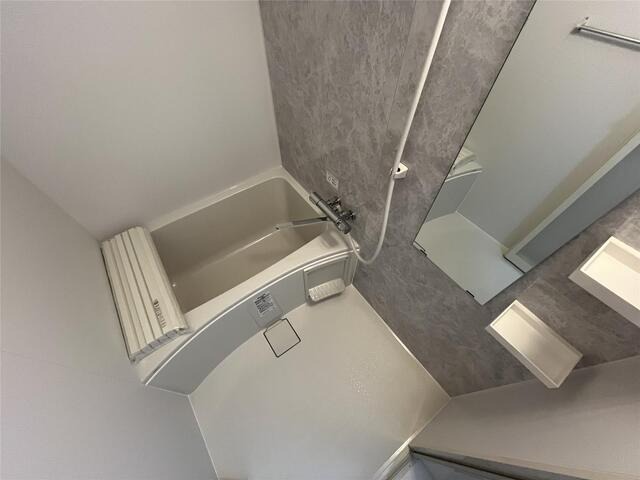 呉市 3階建 築1年の風呂写真