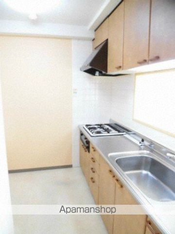 地下鉄東西線 西１８丁目駅 徒歩4分 10階建 築41年のキッチン写真