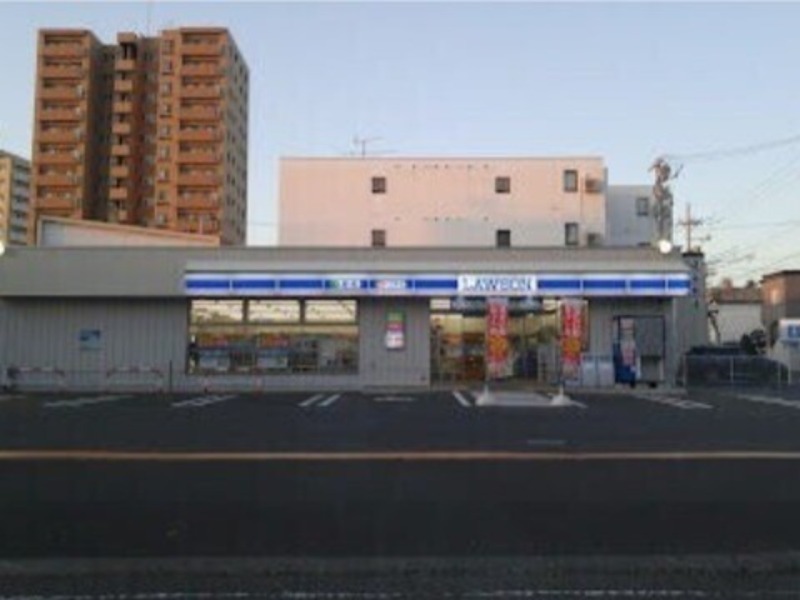 コンビニ　ローソン札幌北17東三丁目店（コンビニ）まで233m