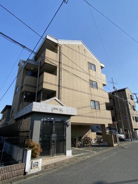 エントランス　建物外観