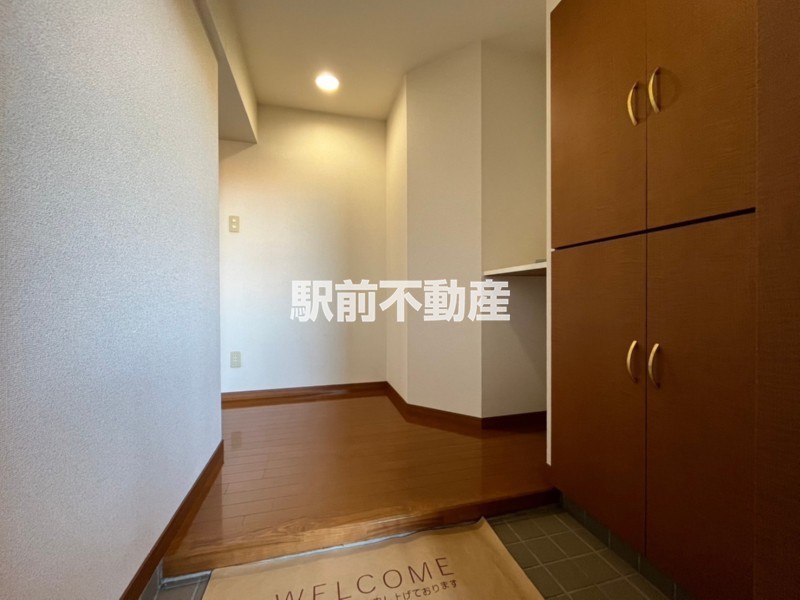 西鉄天神大牟田線 櫛原駅 徒歩16分 8階建 築17年の玄関写真