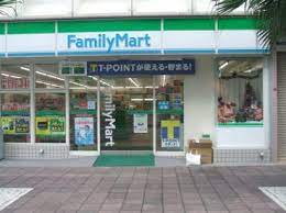 コンビニ　ファミリーマート 高輪一丁目店（コンビニ）まで639m