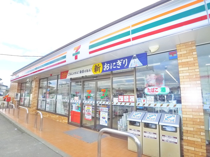 コンビニ　セブンイレブン（コンビニ）まで980m