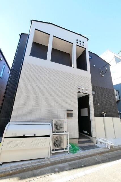 東京メトロ千代田線 綾瀬駅 徒歩8分 築6年