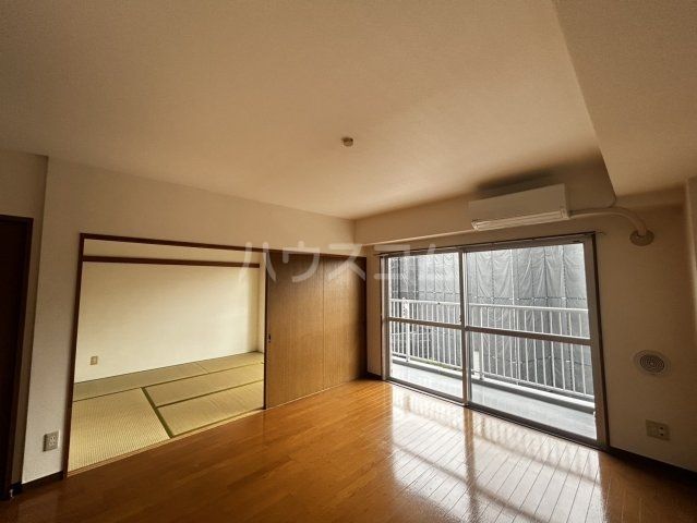 ヴェルドミールゆりのき台の居間写真