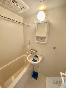 バス・シャワールーム　同タイプの別のお部屋です。