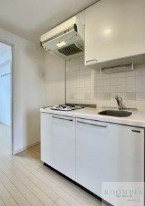 キッチン　同タイプの別のお部屋です。