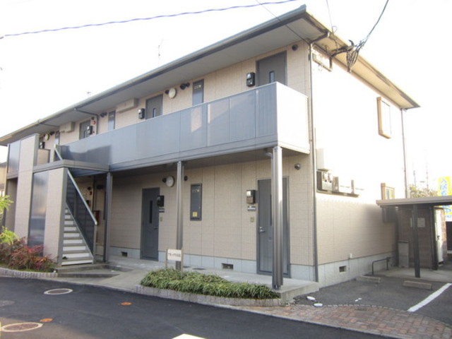 建物外観　【エントランスホール】横に駐輪場があります