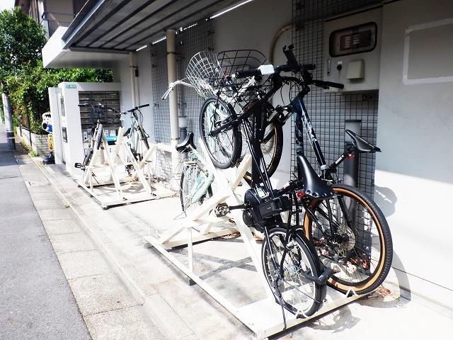 東急東横線 自由が丘駅 徒歩6分 4階建 築21年の外観写真