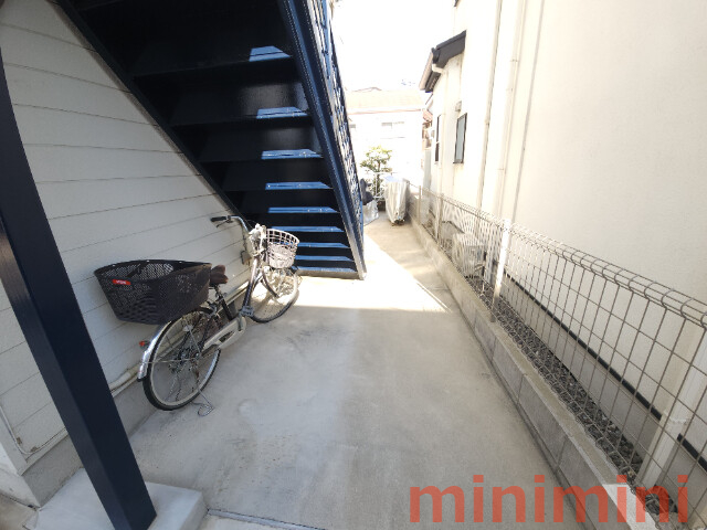 ＪＲ東海道本線 ＪＲ総持寺駅 徒歩7分 2階建 築37年の外観写真