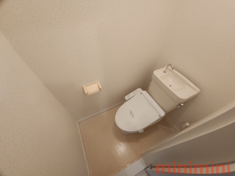 ＪＲ東海道本線 ＪＲ総持寺駅 徒歩7分 2階建 築37年のトイレ写真