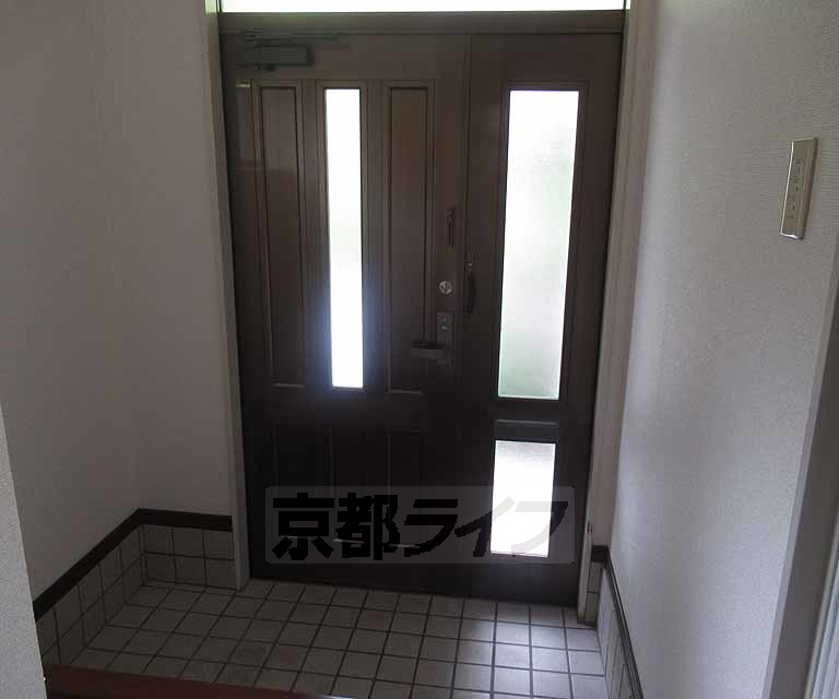宇治田原町貸家の玄関写真
