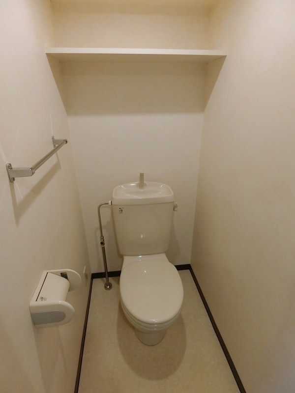 都営新宿線 西大島駅 徒歩5分 4階建 築26年のトイレ写真
