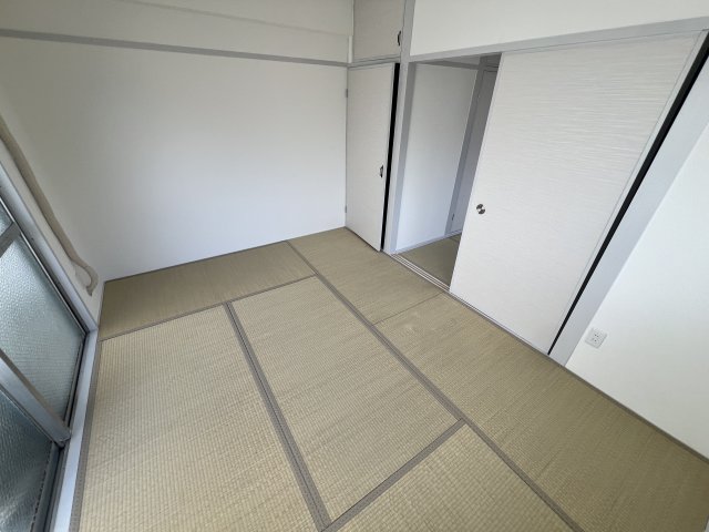 宏和ビルの居間写真