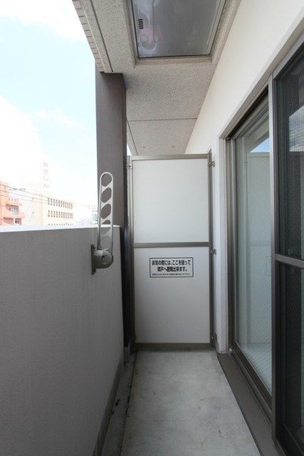バルコニー　（別タイプ参考写真）LA.東十条　北区東十条4