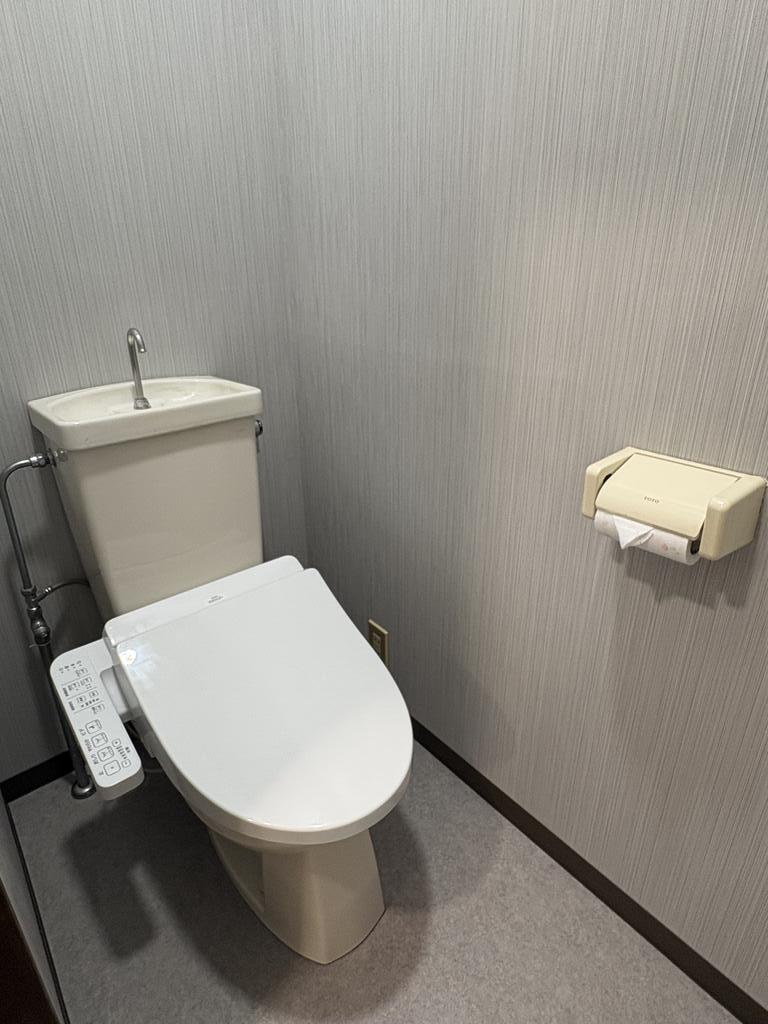 ＪＲ京浜東北線 南浦和駅 徒歩7分 3階建 築37年のトイレ写真