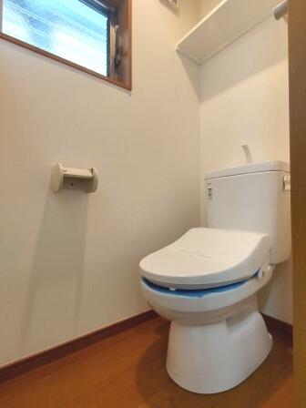東武伊勢崎線 五反野駅 徒歩4分 2階建 築17年のトイレ写真