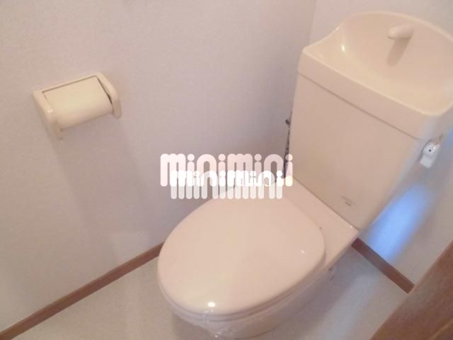 トイレ　落ち着いたトイレスペースです。
