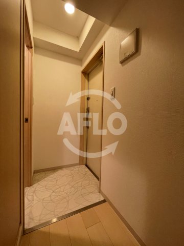 玄関　アーバンフラッツ心斎橋　玄関