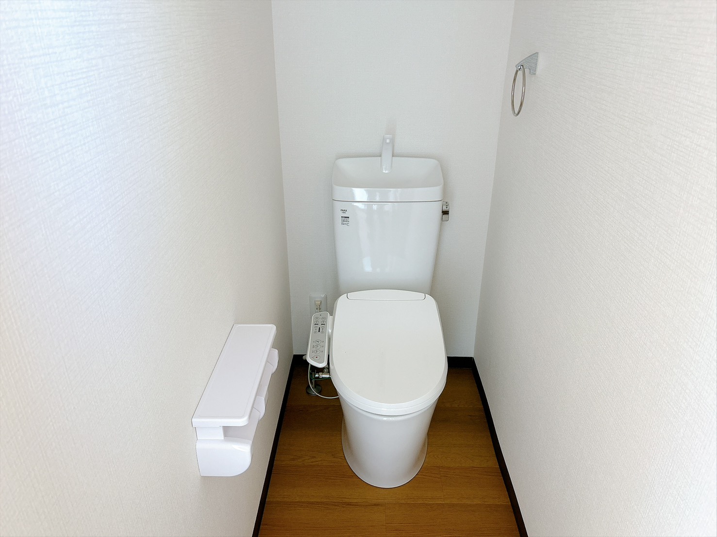 ＪＲ紀勢本線 紀三井寺駅 徒歩25分 2階建 築58年のトイレ写真