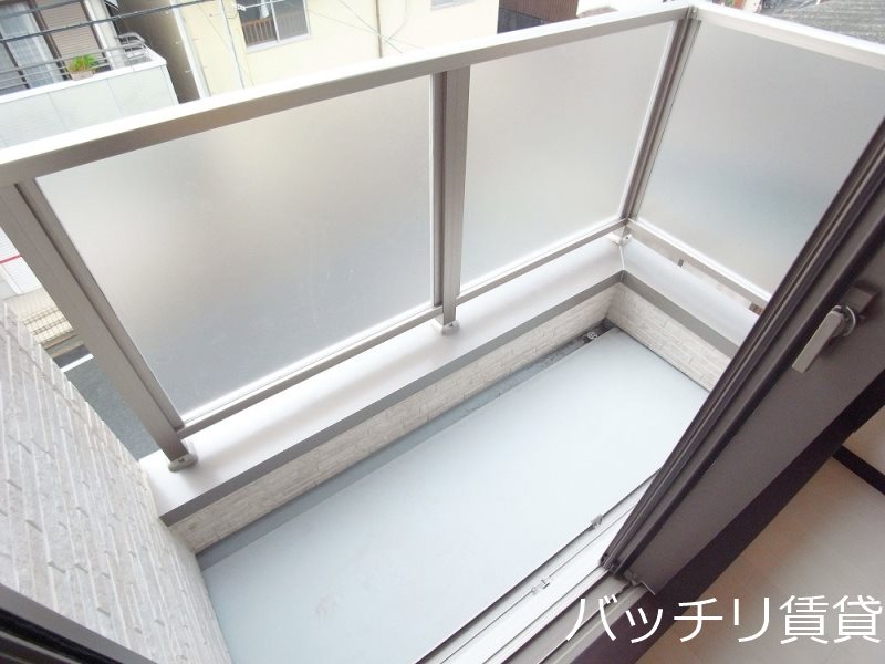 バルコニー　同型タイプの為、現状を優先いたします
